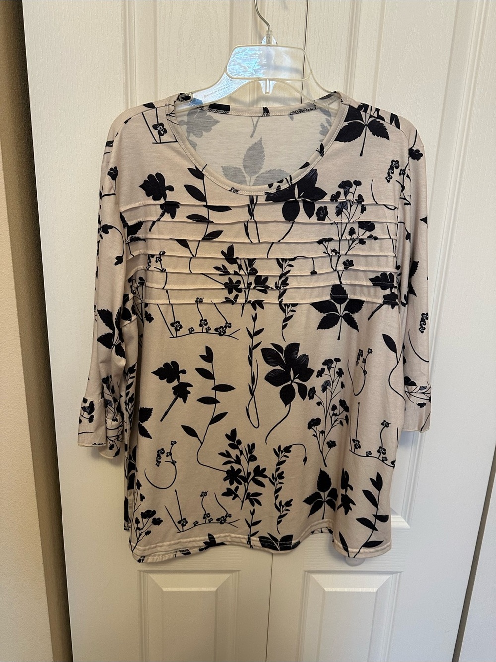Women's Taupe Floral Pintuck Top - Unbranded